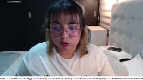 hii i am yini online show from 03/12/26, 04:18