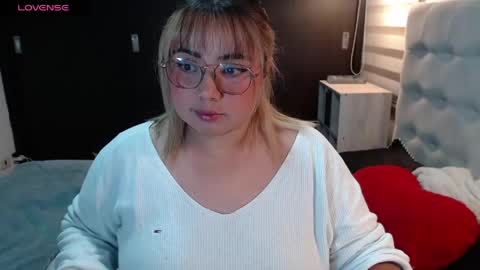 hii i am yini online show from 05/20/26, 02:51