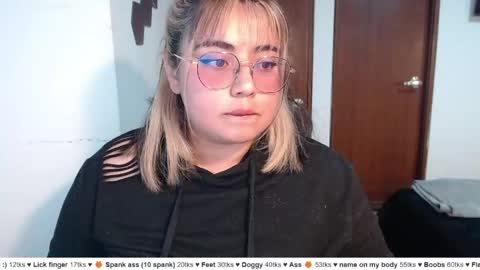 hii i am yini online show from 05/23/26, 03:01