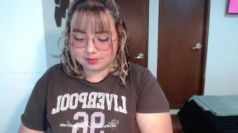 hii i am yini online show from 05/25/26, 11:11