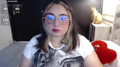 hii i am yini online show from 06/09/26, 02:01