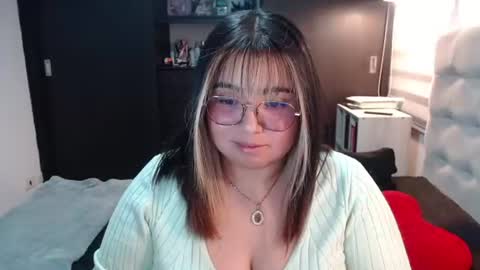 hii i am yini online show from 06/14/26, 10:45