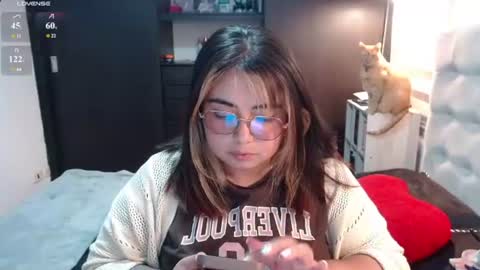 hii i am yini online show from 06/18/26, 11:09
