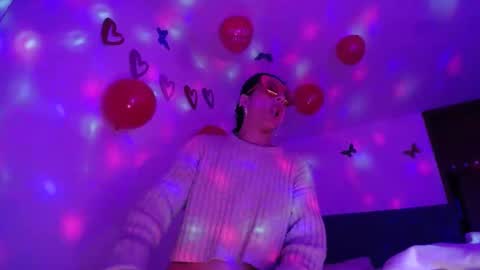 Yiny online show from 02/13/25, 05:37