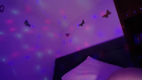 Yiny online show from 02/18/25, 08:38