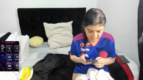 yinyyanghot online show from 10/22/25, 10:15