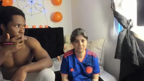 yinyyanghot online show from 10/22/25, 10:20