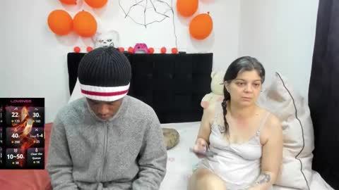 yinyyanghot online show from 10/31/25, 10:38