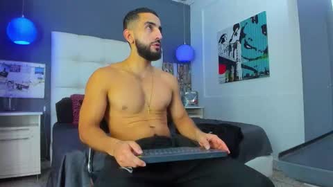 Yiyo online show from 12/03/25, 04:42