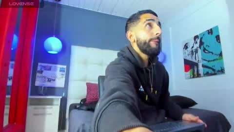 Yiyo online show from 12/22/25, 08:33