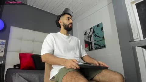 Yiyo online show from 02/08/26, 04:27