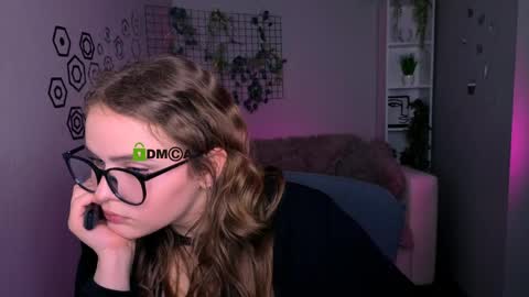 Ylia online show from 04/10/26, 01:16