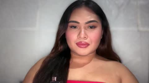 yllana love online show from 12/16/25, 01:49