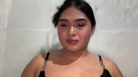 yllana love online show from 12/17/25, 12:11