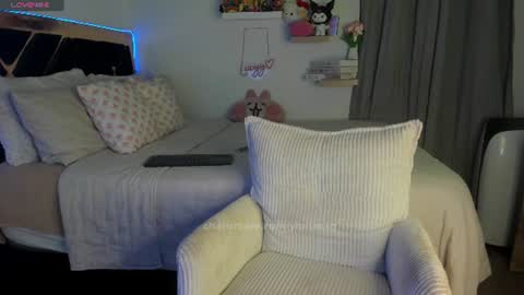 Snapshot of yluismag chatting on 06/25/26, 04:23 lucy online show from 06/25/26, 04:23