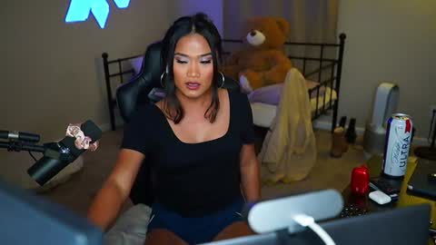 Palmela Handerson online show from 12/27/24, 06:46