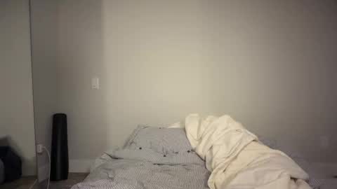 yngdesire1 online show from 01/11/26, 01:54