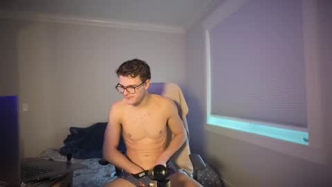 yngdesire1 online show from 02/13/26, 11:01