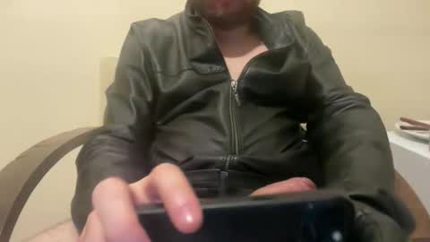 Snapshot of ynholeather chatting on 11/06/25, 01:17 Leather online show from 11/06/25, 01:17