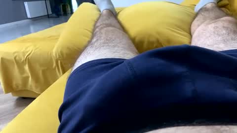 Snapshot of ynno31 chatting on 11/12/25, 08:41 Giannis online show from 11/12/25, 08:41