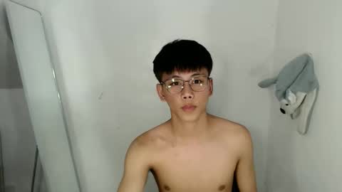 Snapshot of ynotyu chatting on 04/06/26, 01:01 ynotyu online show from 04/06/26, 01:01