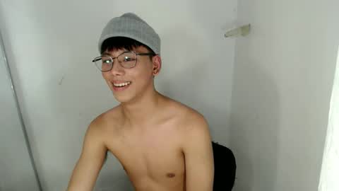 Snapshot of ynotyu chatting on 04/10/26, 09:19 ynotyu online show from 04/10/26, 09:19