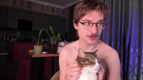 Max online show from 02/22/26, 04:35