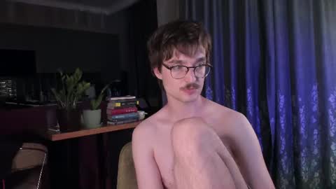 Snapshot of yoga_pizza_420 chatting on 08/04/26, 10:23 Max online show from 08/04/26, 10:23