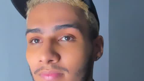 Snapshot of yoi_olimpo chatting on 12/18/24, 12:51 Yoi Olimpo online show from 12/18/24, 12:51