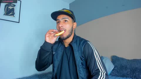 Snapshot of yoi_olimpo chatting on 01/06/25, 12:13 Yoi Olimpo online show from 01/06/25, 12:13