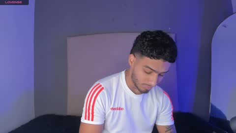 Snapshot of yoi_olimpo chatting on 01/25/25, 01:08 Yoi Olimpo online show from 01/25/25, 01:08