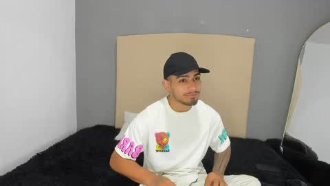 Snapshot of yoi_olimpo chatting on 02/05/25, 12:38 Yoi Olimpo online show from 02/05/25, 12:38