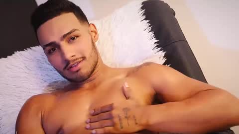 Snapshot of yoi_olimpo chatting on 02/18/25, 03:21 Yoi Olimpo online show from 02/18/25, 03:21