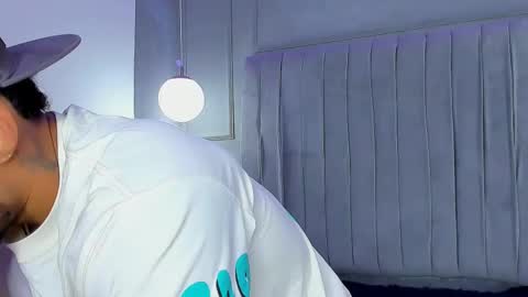 Snapshot of yoi_olimpo chatting on 02/21/25, 12:17 Yoi Olimpo online show from 02/21/25, 12:17