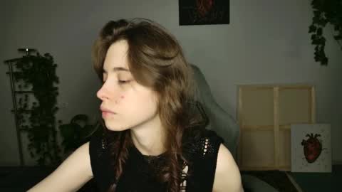 yoka_paradoxxx online show from 11/05/25, 05:07