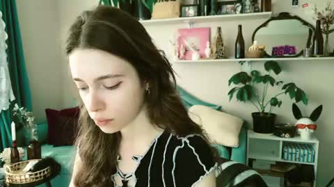 yoka_paradoxxx online show from 05/25/26, 06:19