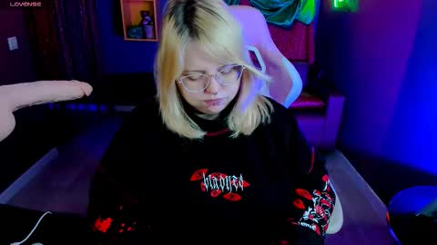 Snapshot of yoki_shizuko chatting on 01/09/26, 06:27 Yoki online show from 01/09/26, 06:27