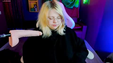 Snapshot of yoki_shizuko chatting on 01/12/26, 06:51 Yoki online show from 01/12/26, 06:51