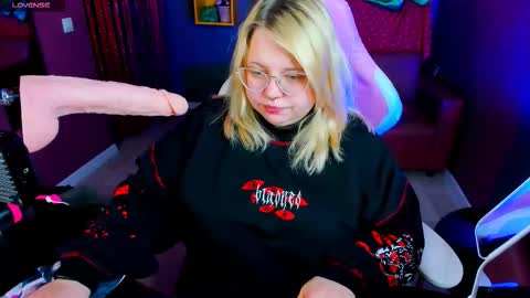 Snapshot of yoki_shizuko chatting on 01/15/26, 06:51 Yoki online show from 01/15/26, 06:51