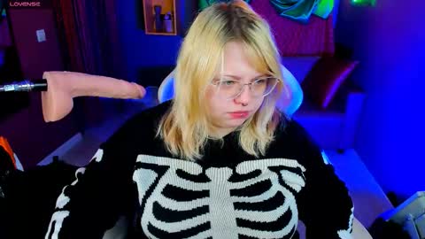 Snapshot of yoki_shizuko chatting on 01/19/26, 06:28 Yoki online show from 01/19/26, 06:28