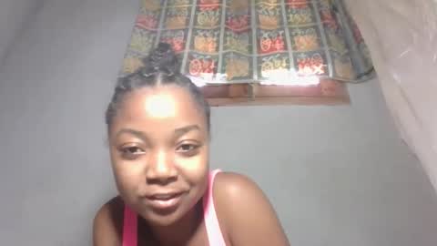 Snapshot of yolandrina05 chatting on 10/30/25, 09:00 yolandrina05 online show from 10/30/25, 09:00
