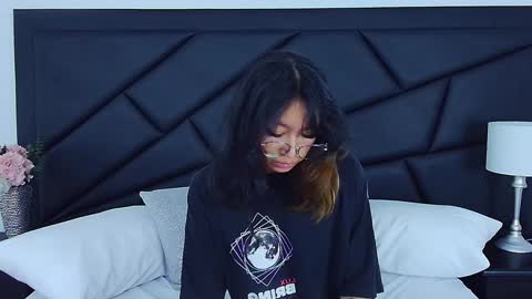 Yommi Winx online show from 12/31/24, 07:10