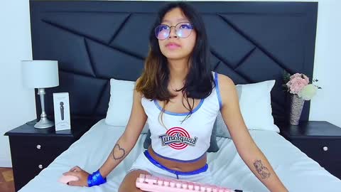 Yommi Winx online show from 01/09/25, 02:43