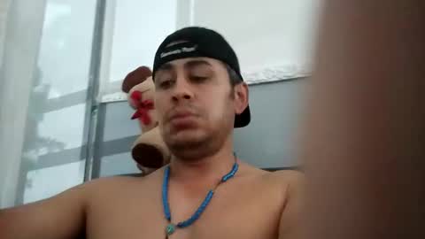 Snapshot of yonalex28 chatting on 11/17/25, 07:58 yonalex28 online show from 11/17/25, 07:58