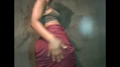 Snapshot of yoncexx25 chatting on 12/28/24, 11:05 amazingkellyxx online show from 12/28/24, 11:05