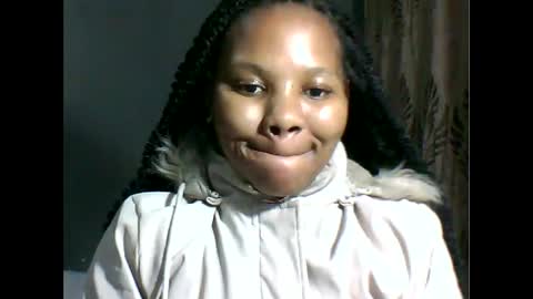 Snapshot of yoncexx25 chatting on 02/16/25, 04:53 amazingkellyxx online show from 02/16/25, 04:53