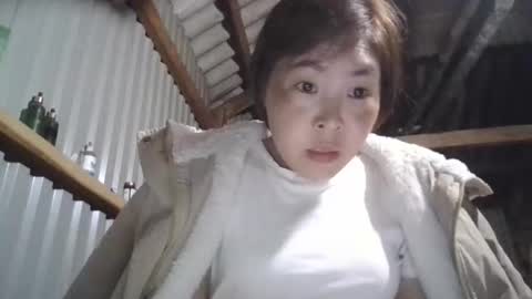 yongmi_ online show from 11/22/25, 01:54