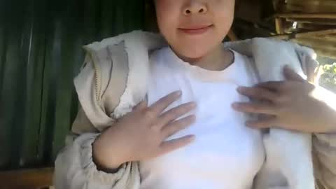 yongmi_ online show from 11/23/25, 02:00