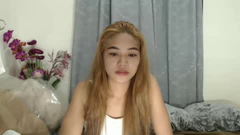 Snapshot of yosufloversweet chatting on 12/14/24, 03:25 fin online show from 12/14/24, 03:25