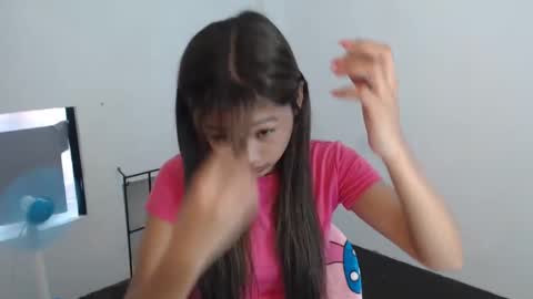 Snapshot of yosufloversweet chatting on 02/16/25, 01:58 fin online show from 02/16/25, 01:58